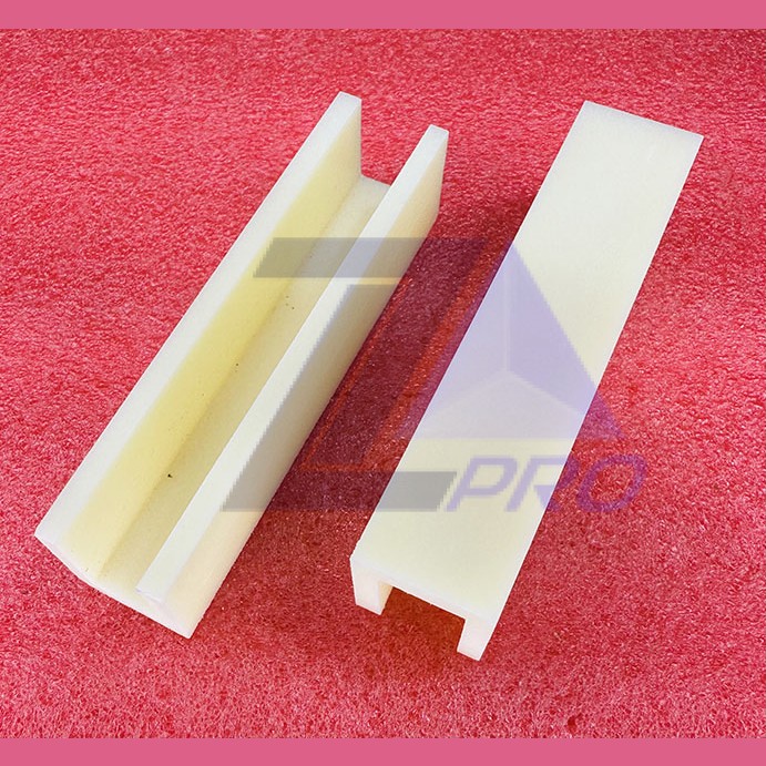 Вкладыш 115х28х26 для лифта СИБЛИФТ (точеный капролон)